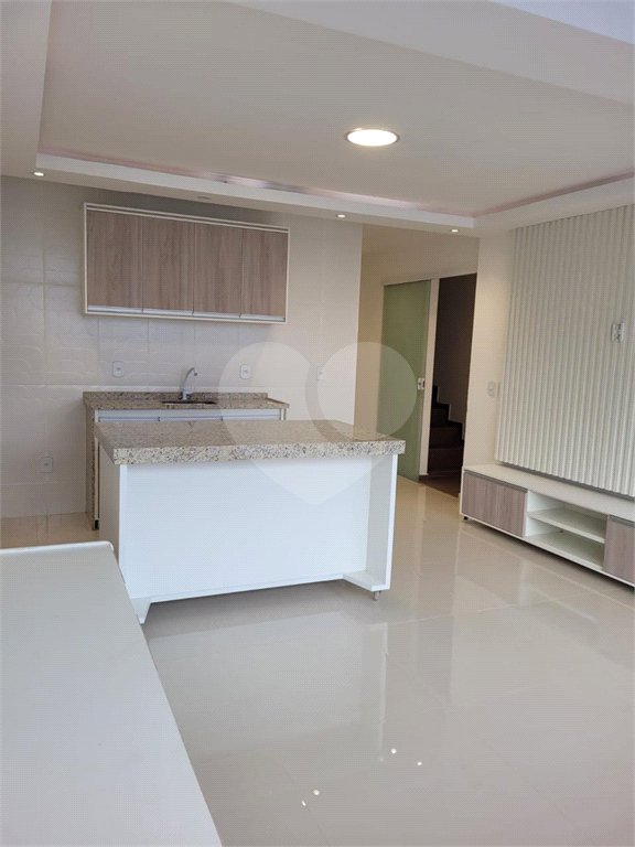 Apartamento para alugar com 2 quartos em Miguel Couto, Cabo Frio, RJ