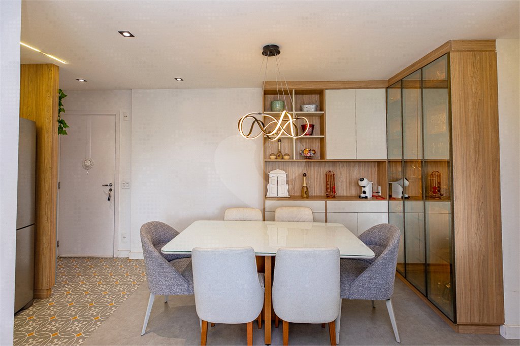 Apartamento à venda com 3 quartos, sendo 1 suíte, em Alto da Boa Vista, São Paulo, SP