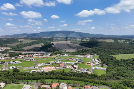 Terreno à venda no condomínio Residencial Village Saint Charbel, Araçoiaba da Serra - SP