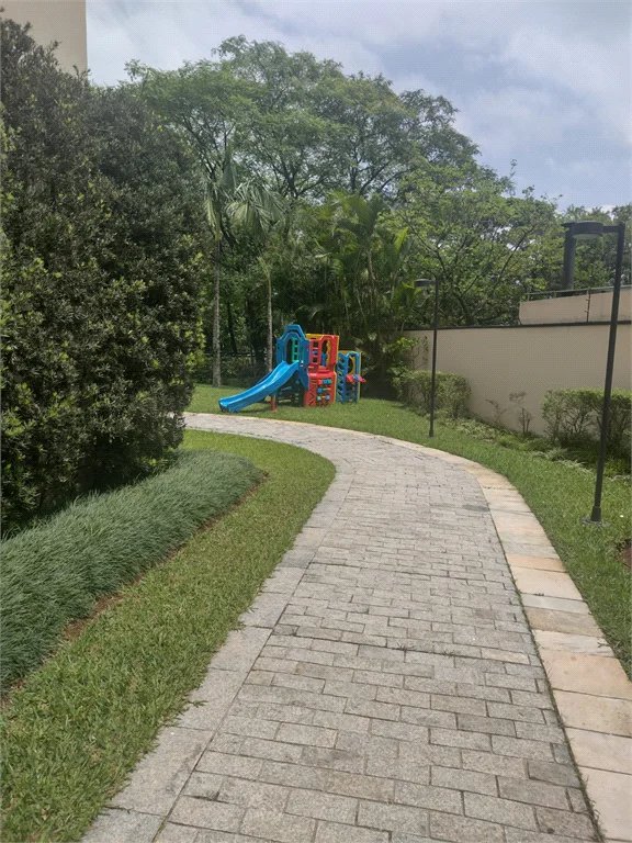 Apartamento à venda com 3 suítes em Vila Suzana, São Paulo, SP