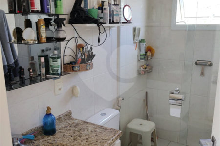 Casa à venda com 3 quartos, sendo 1 suíte, no condomínio Picollo Villaggio, Louveira - SP