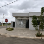 Casa à venda com 3 quartos, sendo 1 suíte,  no condomínio Tivolli, Itapetininga - SP
