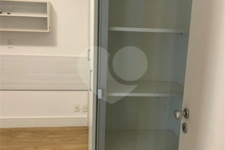 Casa à venda com 5 suítes no condomínio Jardim São Felipe, Atibaia - SP