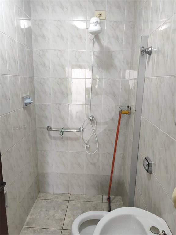 Casa à venda com 4 quartos, sendo 2 suítes, no condomínio Chácara das Rosas, São Paulo - SP
