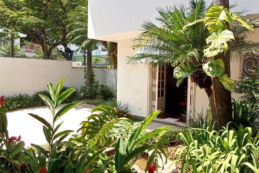 Sobrado à venda com 5 quartos, sendo 3 suítes,  em Jardim São Bento, São Paulo, SP