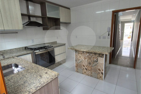 Sobrado à venda com 3 quartos, sendo 1 suíte,  em Vila Pedra Branca, São Paulo, SP