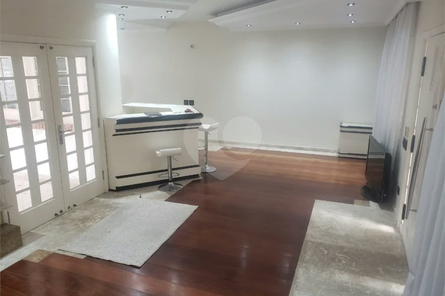 Sobrado à venda com 4 quartos, sendo 2 suítes,  em Tremembé, São Paulo, SP
