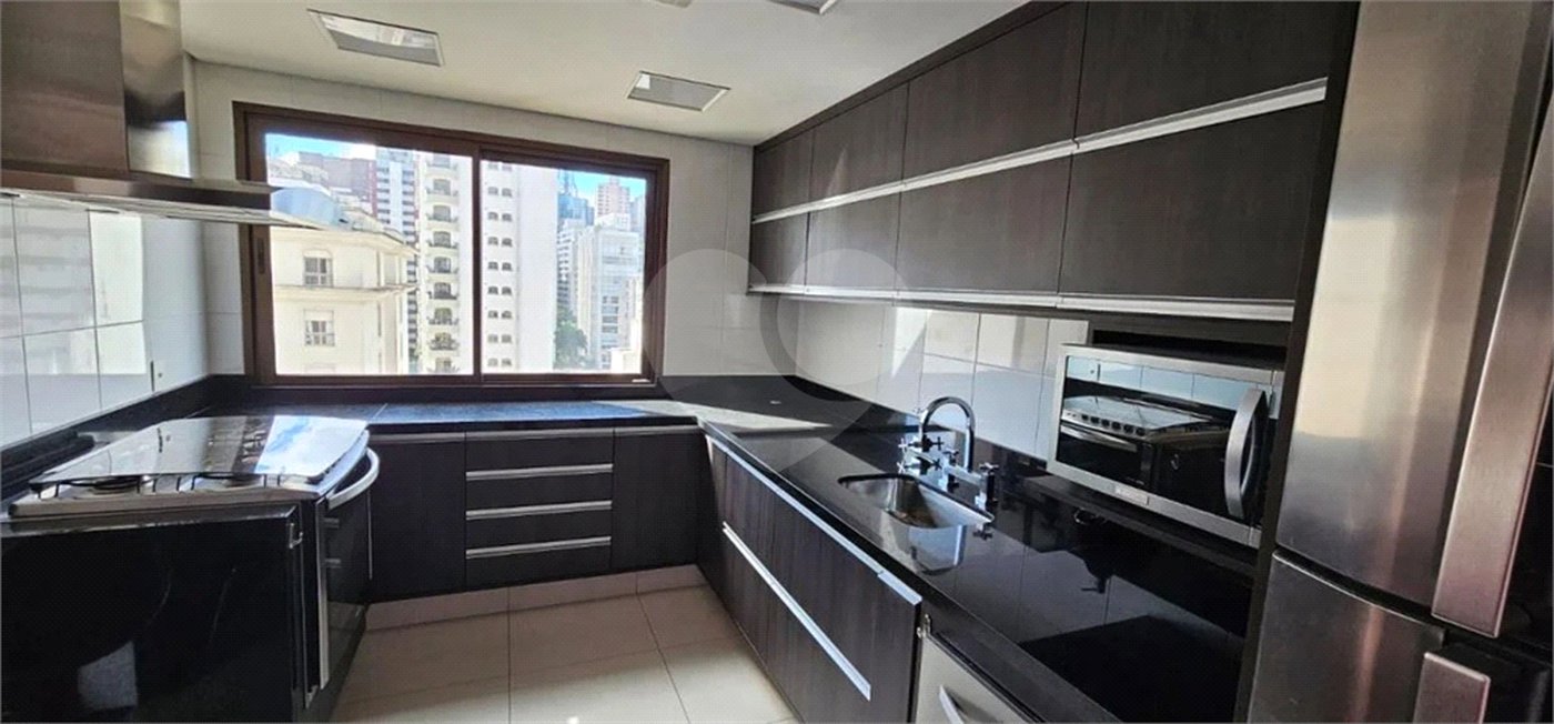 Apartamento à venda com 4 quartos, sendo 3 suítes, em Jardim Paulista, São Paulo, SP