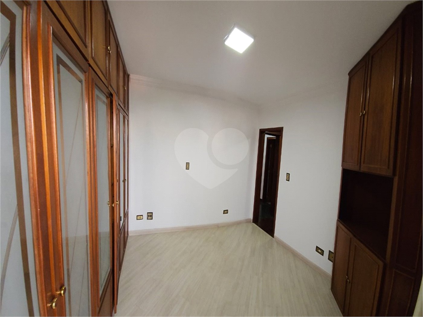 Apartamento à venda com 3 quartos, sendo 1 suíte, em Anália Franco, São Paulo, SP
