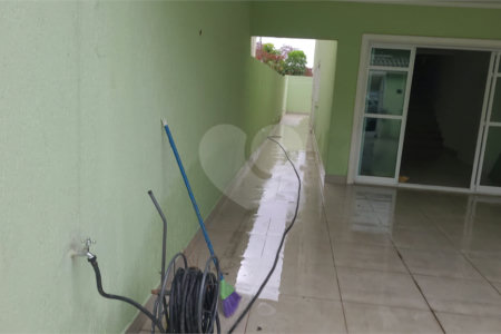Casa à venda com 2 suítes, em Cidade Nova Arujá, Arujá, SP