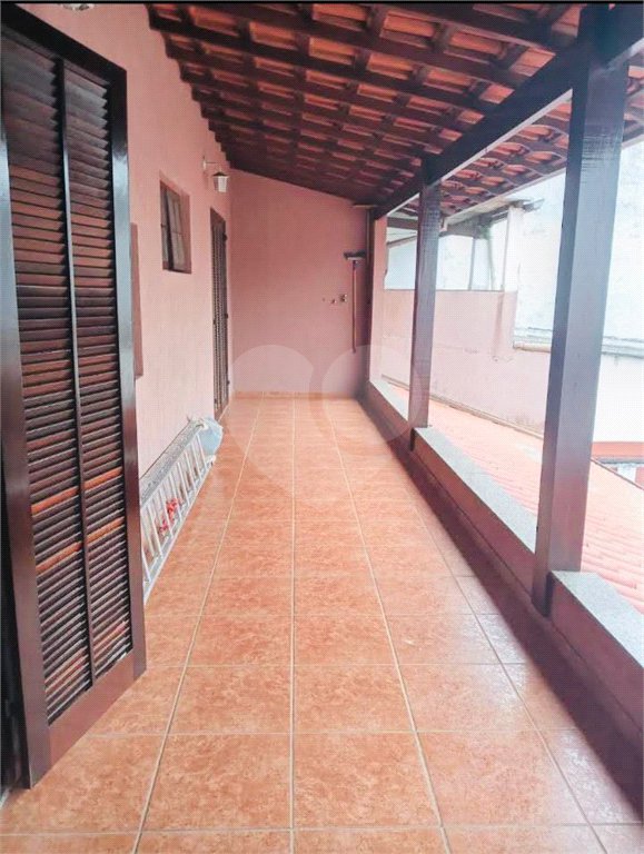 Sobrado à venda com 3 quartos, sendo 1 suíte, em Jardim Casa Branca, Suzano, SP