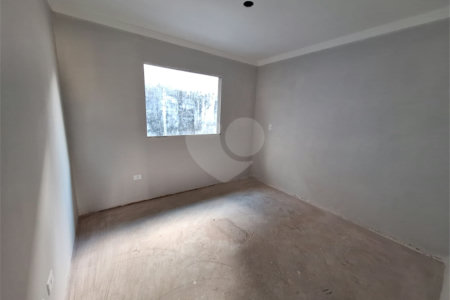 Sobrado à venda com 3 quartos, sendo 1 suíte, em Vila do Castelo, São Paulo, SP