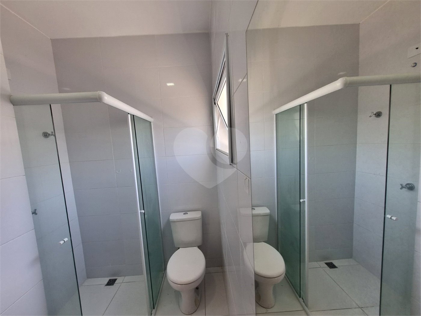 Casa à venda com 3 quartos, sendo 1 suíte, no condomínio Residencial Américo Figueiredo, Sorocaba - SP