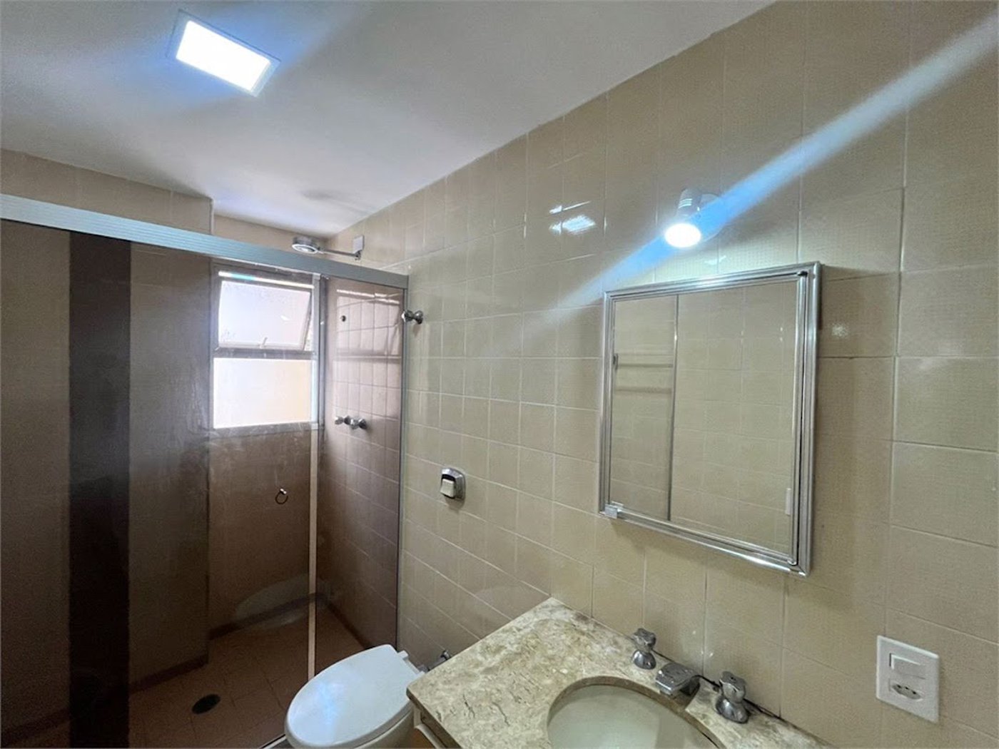 Apartamento com 3 dormitórios à venda, 100 m² por R$ 650.000,00 - Pitangueiras - Guarujá/SP