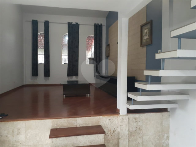 Sobrado à venda com 4 quartos, sendo 2 suítes,  em Tremembé, São Paulo, SP