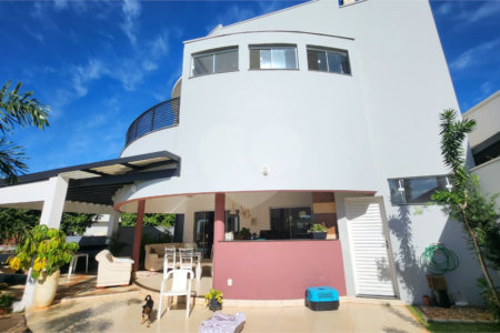 Casa à venda com 3 quartos, sendo 2 suítes, em Residencial Village Damha, Araraquara, SP