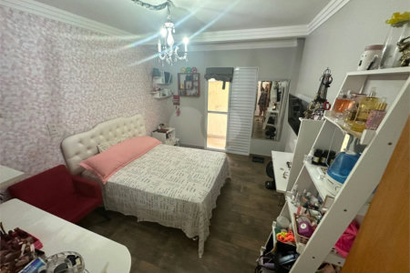 Casa à venda com 4 quartos em Chora Menino, São Paulo, SP