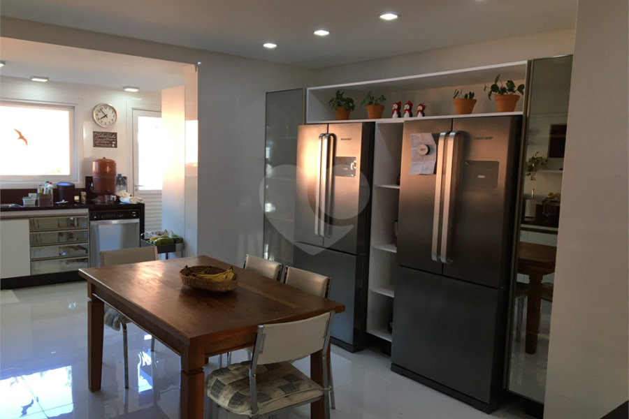 Casa à venda com 3 suítes no condomínio Suíça da Cantareira, Mairiporã - SP