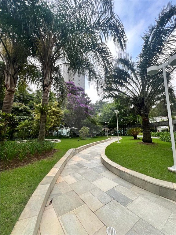Apartamento à venda com 4 suítes em Indianópolis, São Paulo, SP