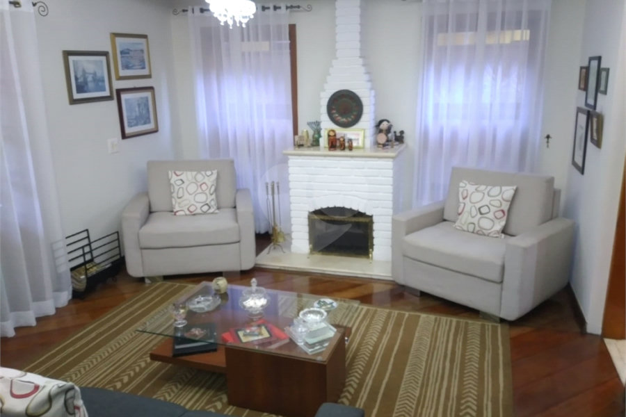 Casa à venda com 4 quartos, sendo 3 suítes, no condomínio Da Serra, São Paulo - SP