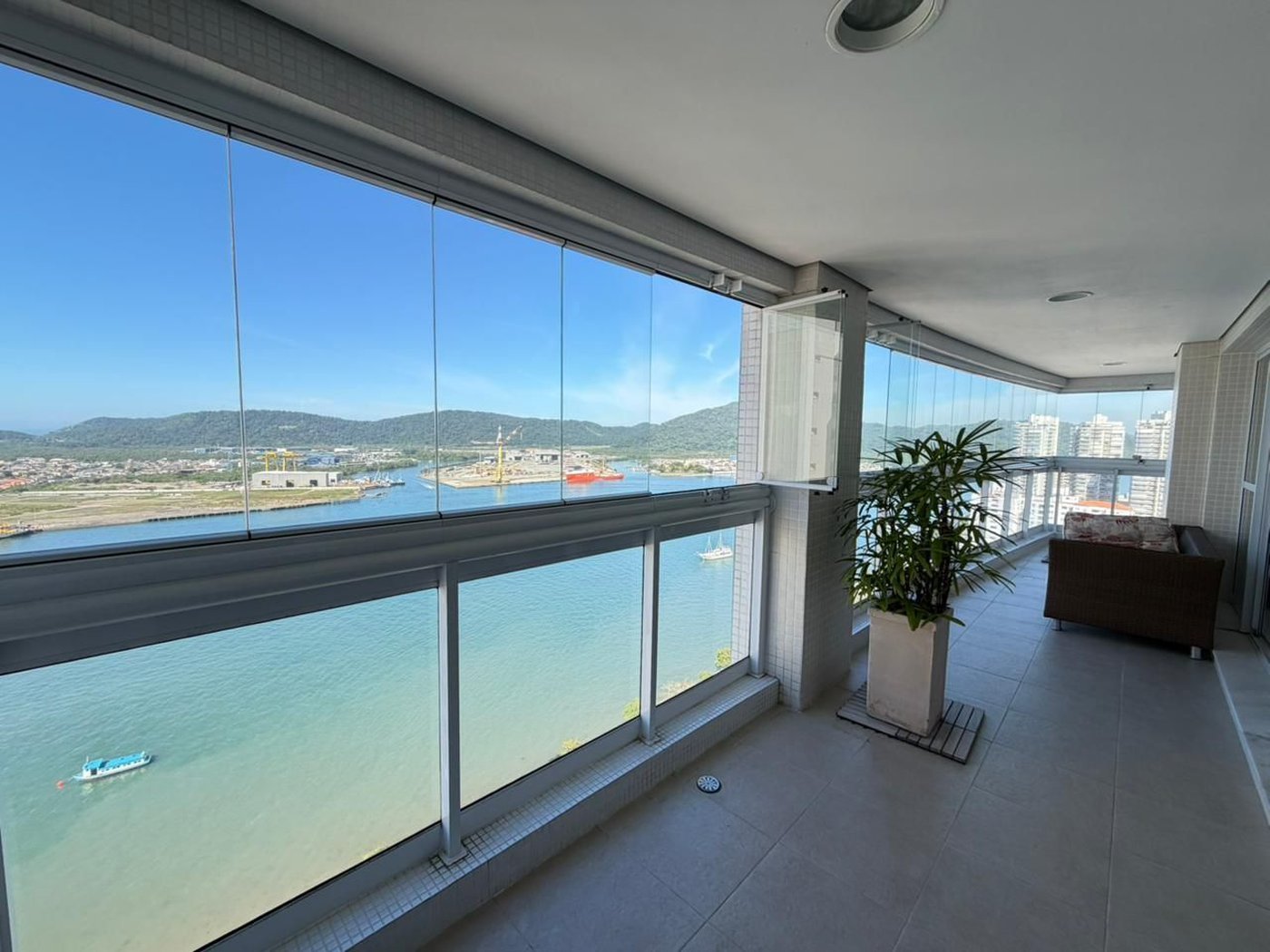 Apartamento com 3 dormitórios à venda, 189 m² por R$ 2.350.000,00 - Ponta da Praia - Santos/SP