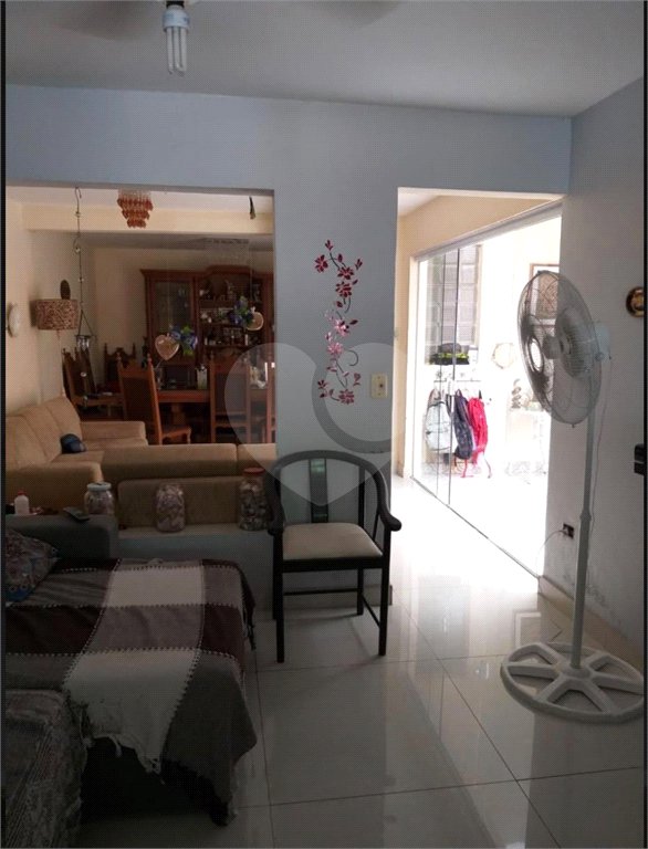Casa à venda com 3 suítes em Vila Emir, São Paulo, SP