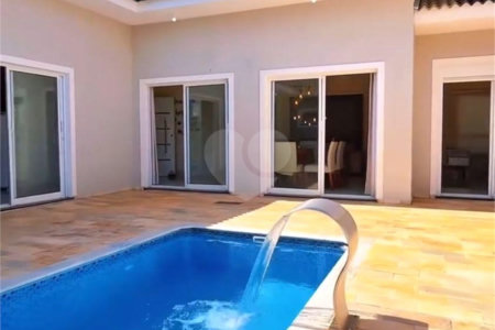 Casa à venda com 4 quartos, sendo 3 suítes, no condomínio Lago da Serra, Araçoiaba da Serra - SP