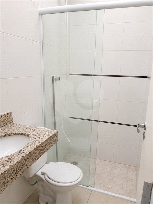 Sobrado à venda com 3 quartos, sendo 1 suíte,  em Vila Linda, Santo André, SP