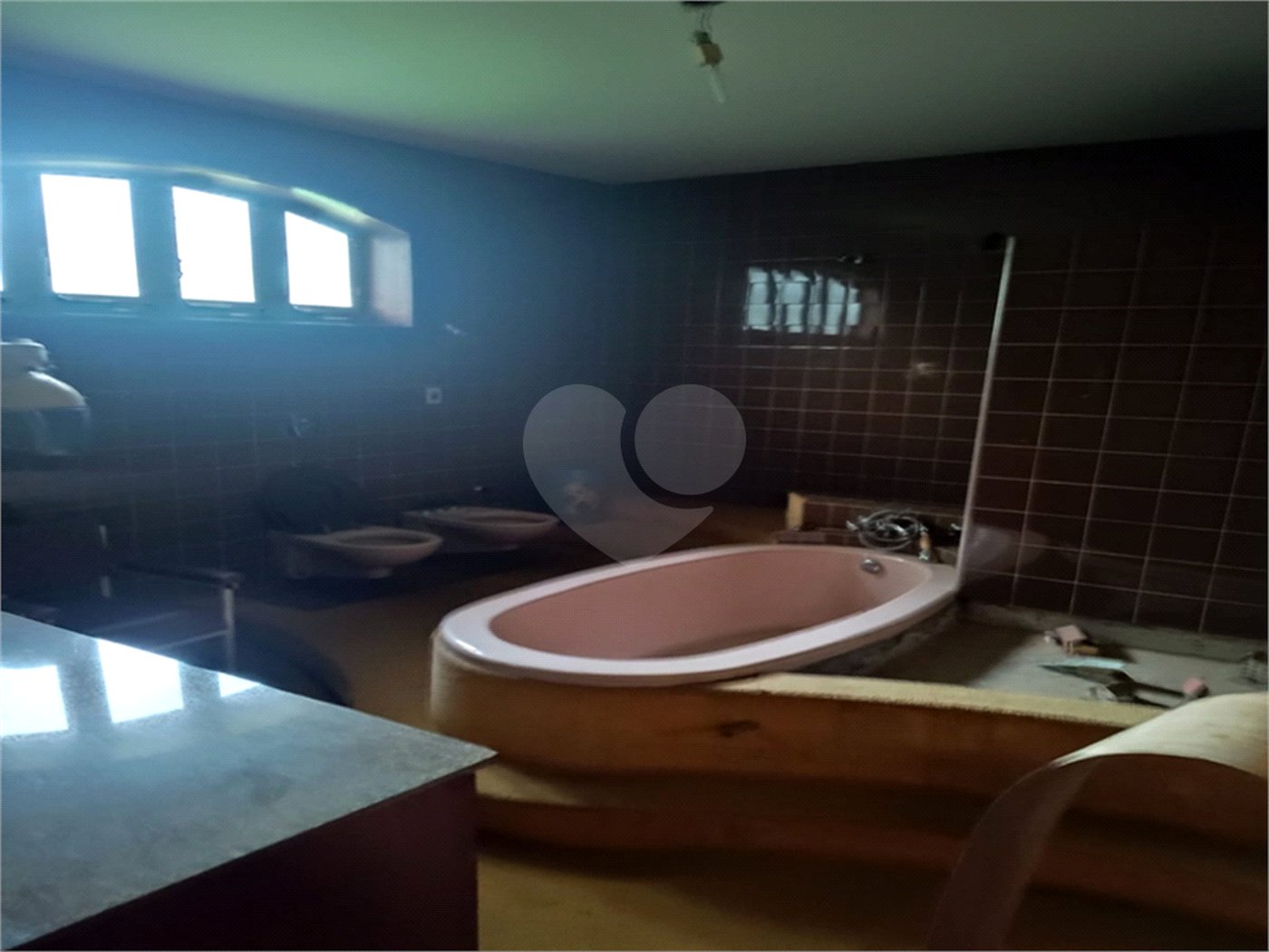 Casa à venda com 4 quartos, sendo 2 suítes, no condomínio Associação Reserva das Hortênsias, Mairiporã - SP