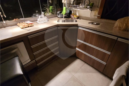 Casa à venda com 3 quartos, sendo 2 suítes, em Vila Mariana, São Paulo, SP