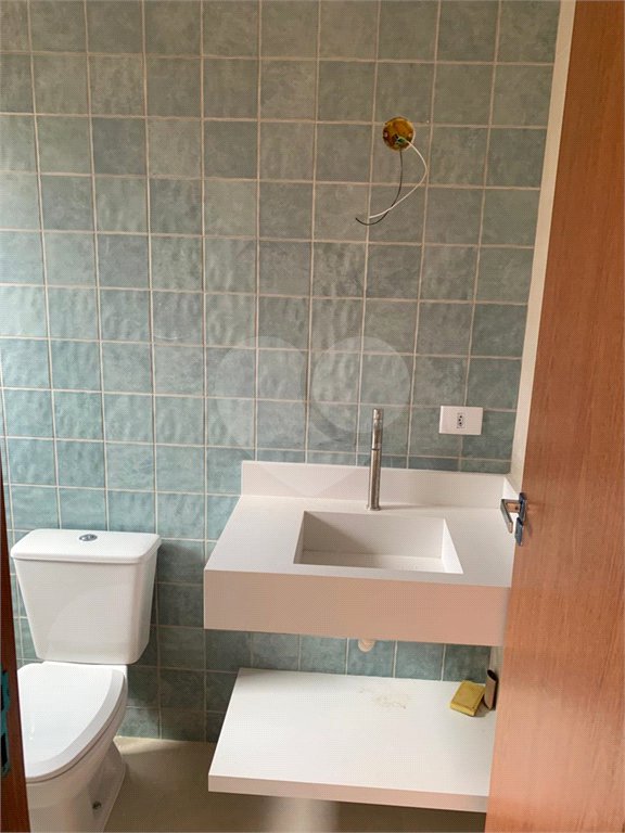 Casa à venda com 3 suítes em Vila Petrópolis, Atibaia, SP