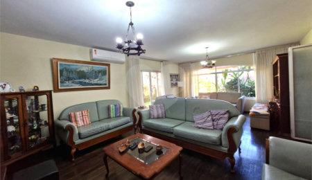 Casa à venda com 4 quartos, sendo 1 suíte, em Alto da Boa Vista, São Paulo, SP