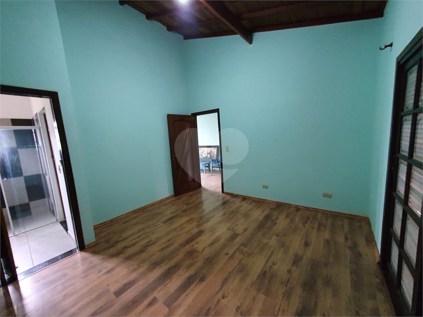 Casa à venda com 3 quartos, sendo 2 suítes, no condomínio Residencial Jardim Lago da Cantareira, Mairiporã - SP