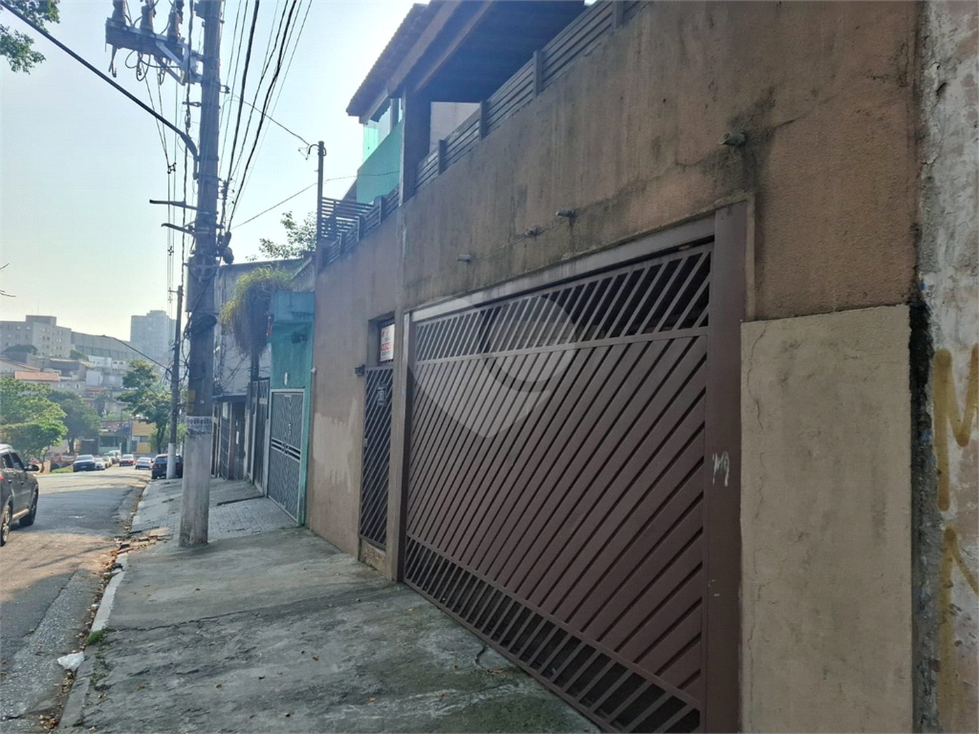 Sobrado à venda com 6 quartos, sendo 1 suíte,  em Vila do Encontro, São Paulo, SP