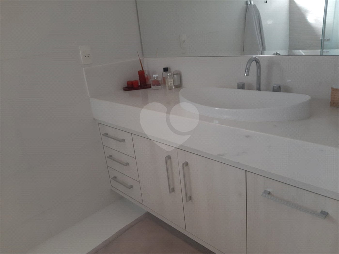 Casa à venda com 4 quartos, sendo 2 suítes,  no condomínio Estância Marambaia, Vinhedo - SP