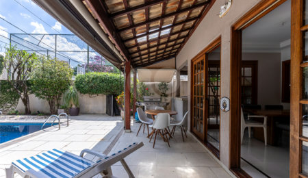Casa à venda com 4 quartos, sendo 2 suítes, no condomínio Los Alámos, São Paulo - SP