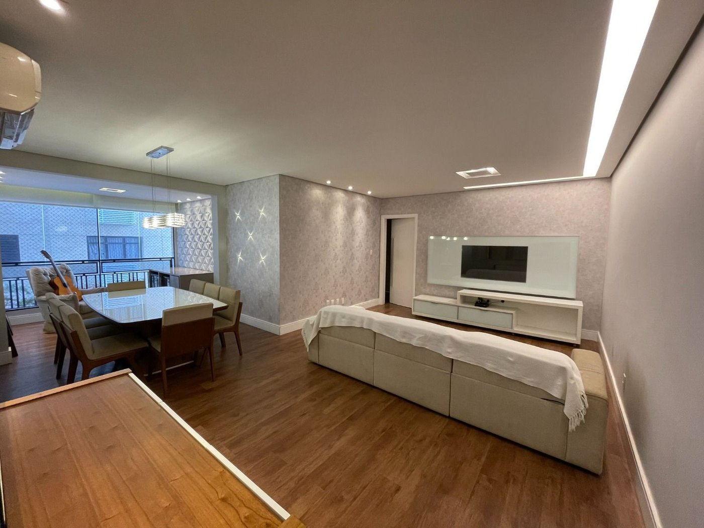 Apartamento 3 dormitórios (1 suíte), vaga para 2 carros, no Boqueirão, Santos