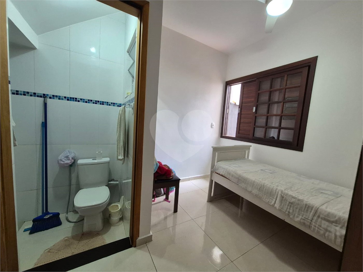 Casa à venda com 4 quartos, sendo 1 suíte, no condomínio Residencial Alto da Lapa II, São Paulo - SP