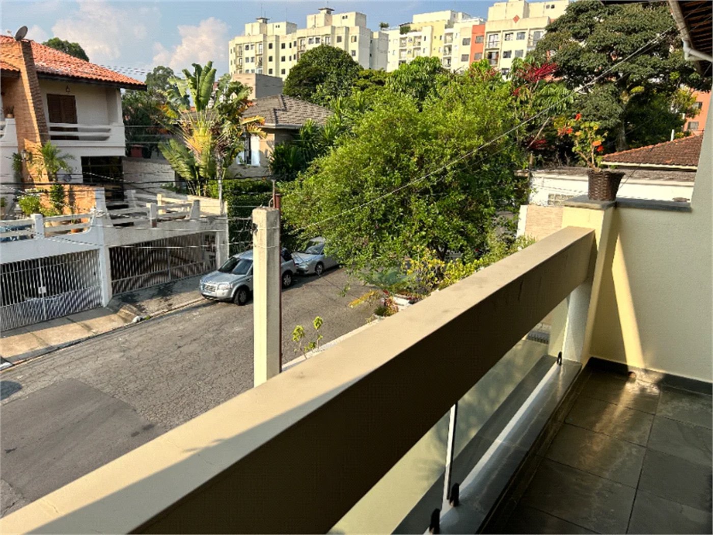 Sobrado à venda com 197m², 3 quartos, sendo 1 suíte, piscina próximo ao metrô Vila Sônia
