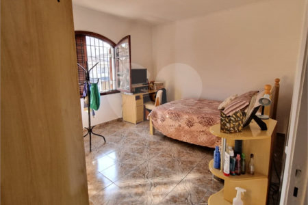Sobrado à venda com 3 quartos em Bortolândia, São Paulo, SP