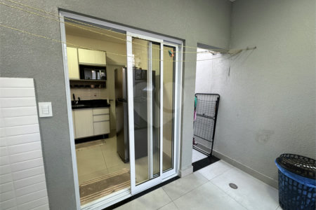 Casa à venda com 3 quartos, sendo 1 suíte, no condomínio Jardim Guarujá, Salto - SP