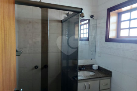 Sobrado à venda com 5 quartos, sendo 4 suítes, em Santa Rosa, Vinhedo, SP