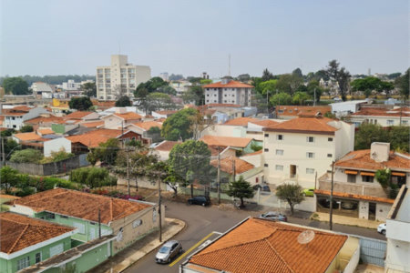 Apartamento no Condomínio Monte Verde.