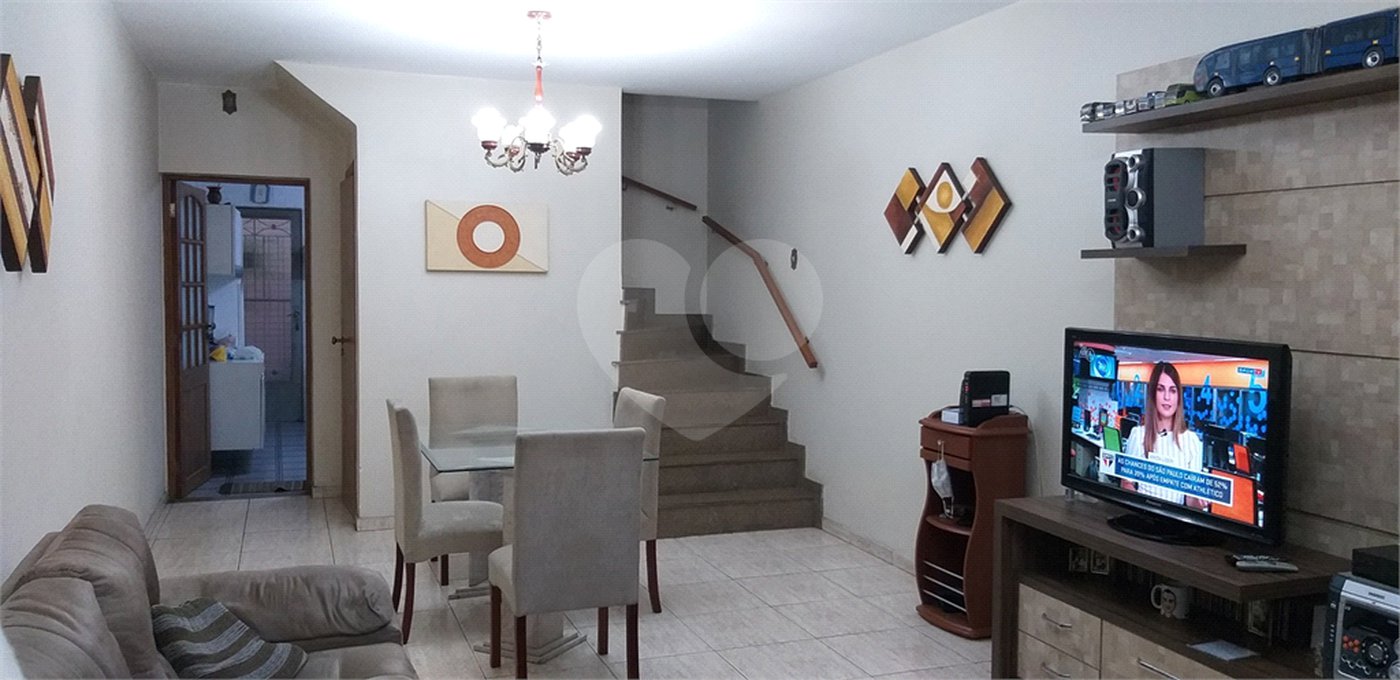 Sobrado à venda com 3 quartos em Vila Irmãos Arnoni, São Paulo, SP