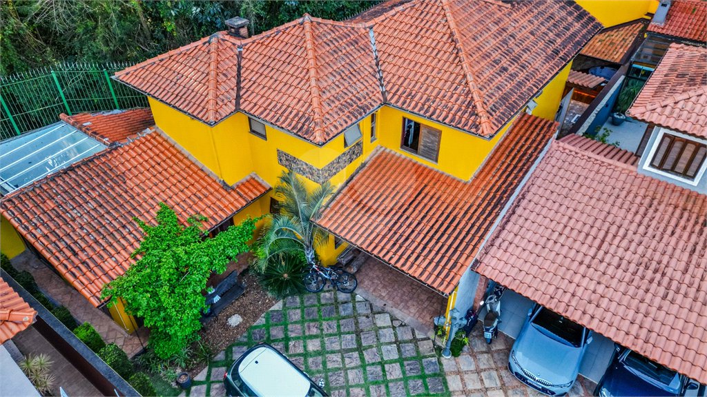 Casa à venda ou para alugar com 4 quartos, sendo 3 suítes,  no condomínio Da Serra, São Paulo - SP