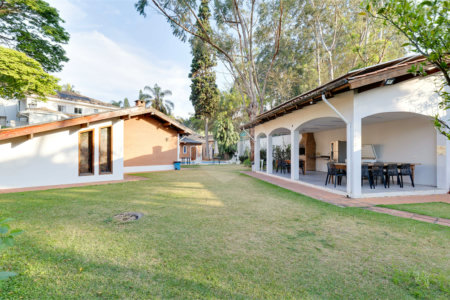 Casa Térrea à venda com 5 quartos, sendo 2 suítes, em Alto da Boa Vista, São Paulo, SP