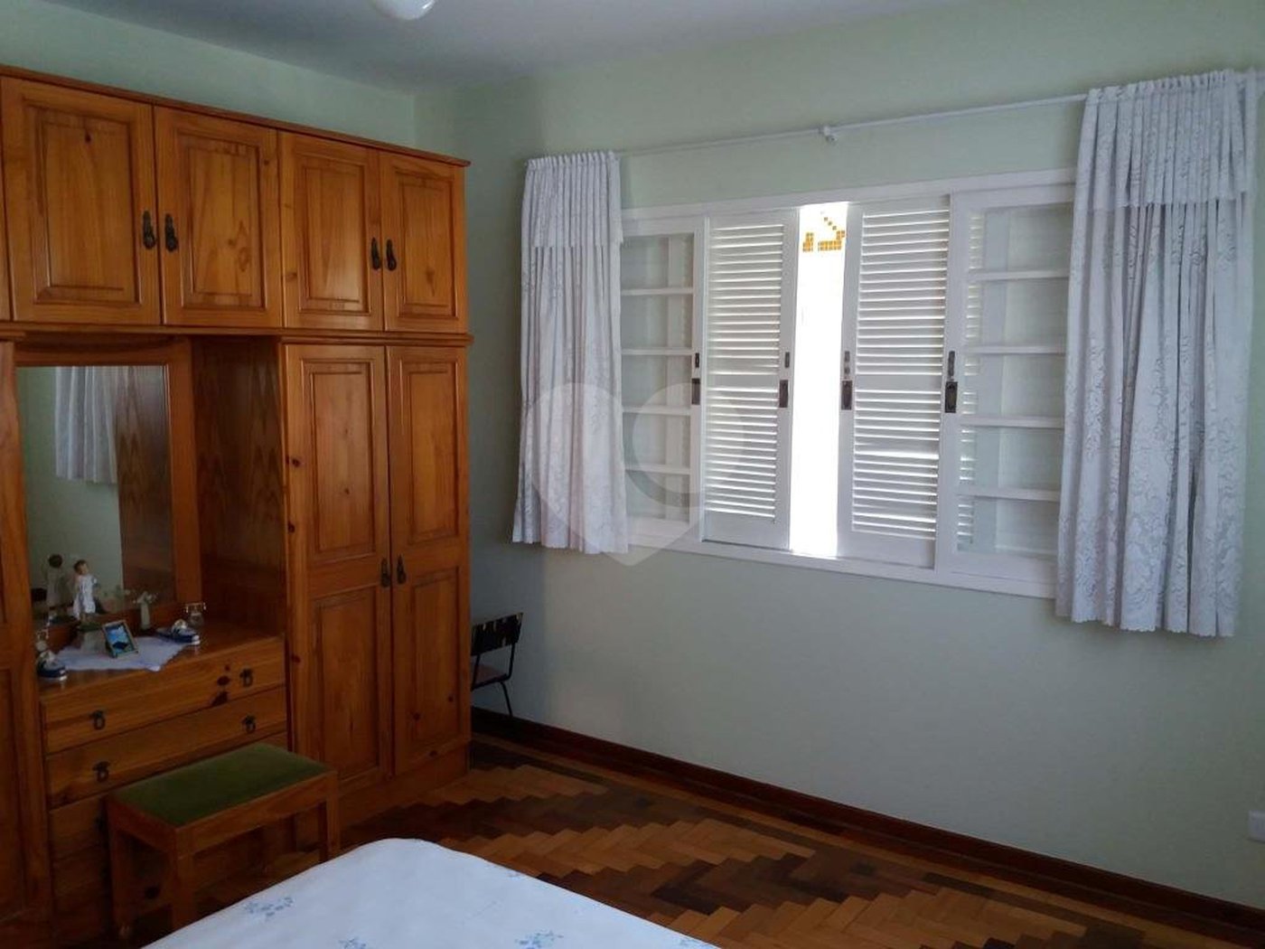 Sobrado à venda com 3 quartos, sendo 1 suíte, em Tremembé, São Paulo, SP