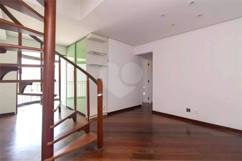 Cobertura à venda ou para alugar com 3 quartos, sendo 1 suíte,  em Vila Clementino, São Paulo, SP