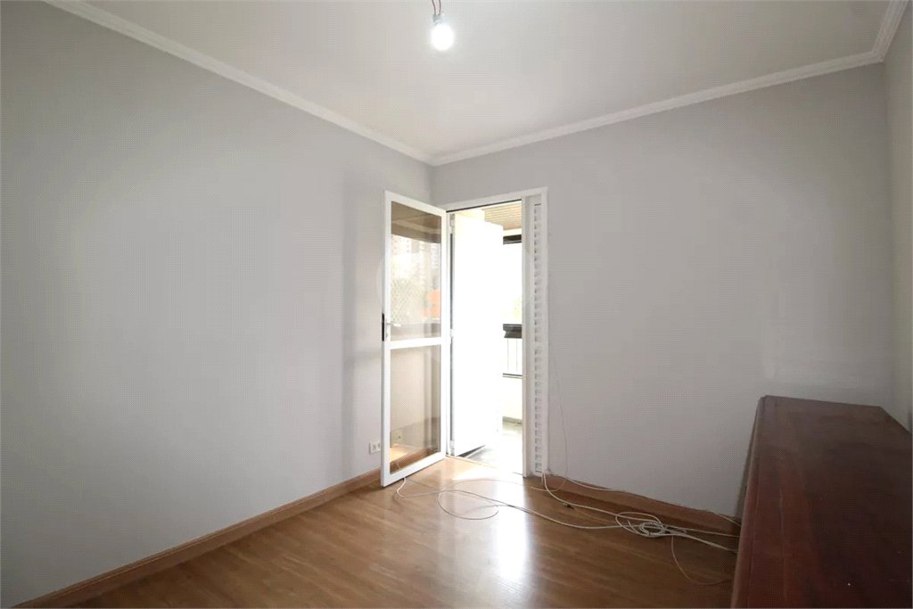 Apartamento à venda com 3 quartos, sendo 1 suíte,  em Vila Uberabinha, São Paulo, SP