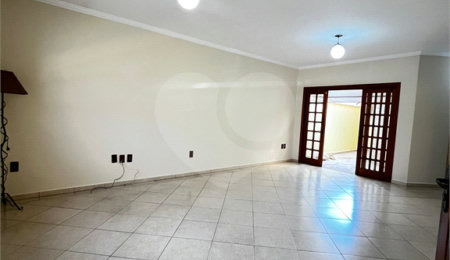 Casa à venda com 3 quartos em Parque da Lagoa, Itapetininga, SP